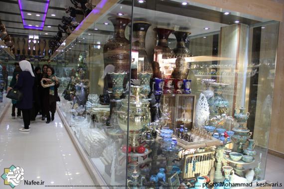 مینا کاری,پایتخت سفال,هنرمند,صنایع دستی,لالجین,سفال,
